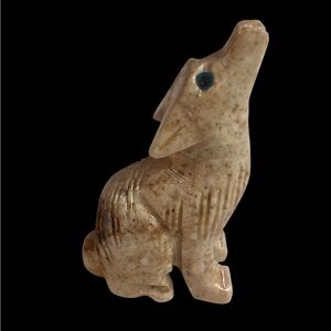 Howling wolf crystal soapstone figurine